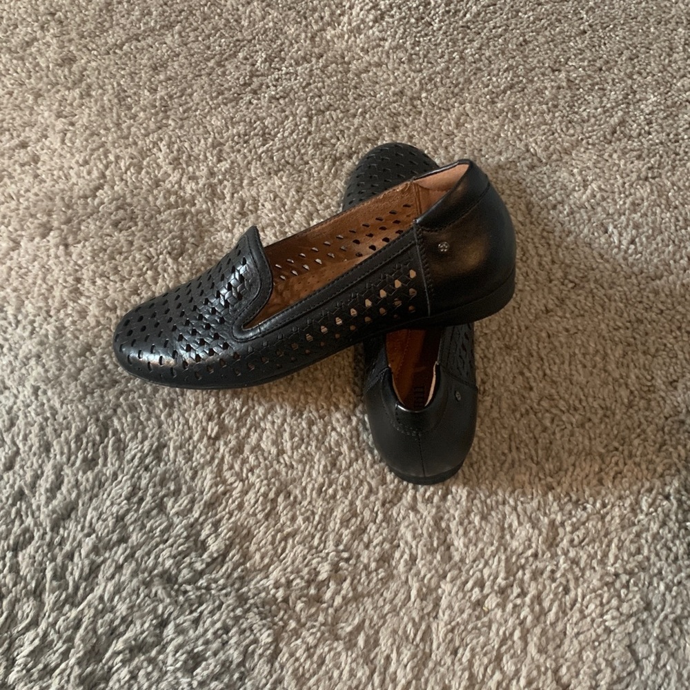NEW Cobb Hill women’s loafers